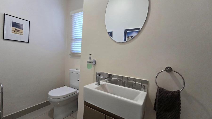 2 Bedroom Property for Sale in Hartbeespoort North West
